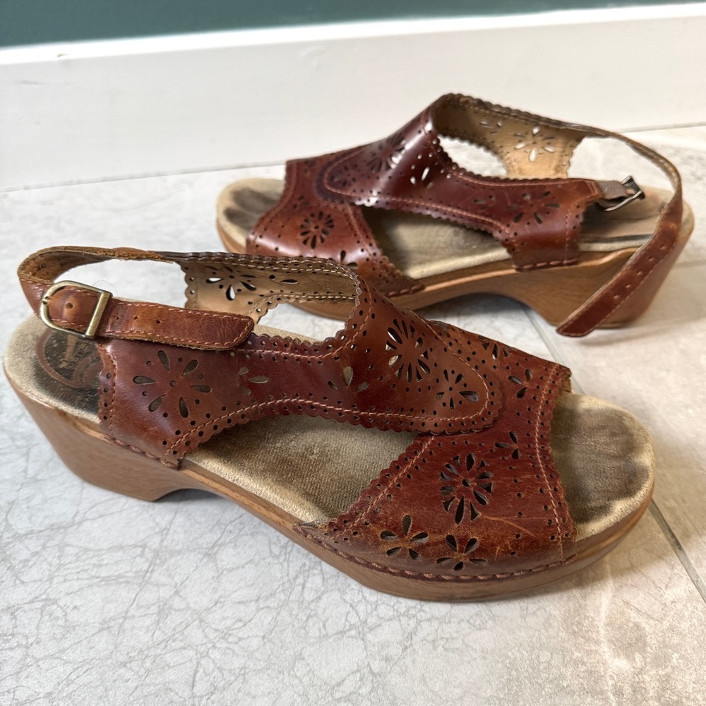 Dansko Sakura Brown Cutout Leather Slingback Block Heel Sandals CLOGS wedges 9.5 - Picture 6 of 11